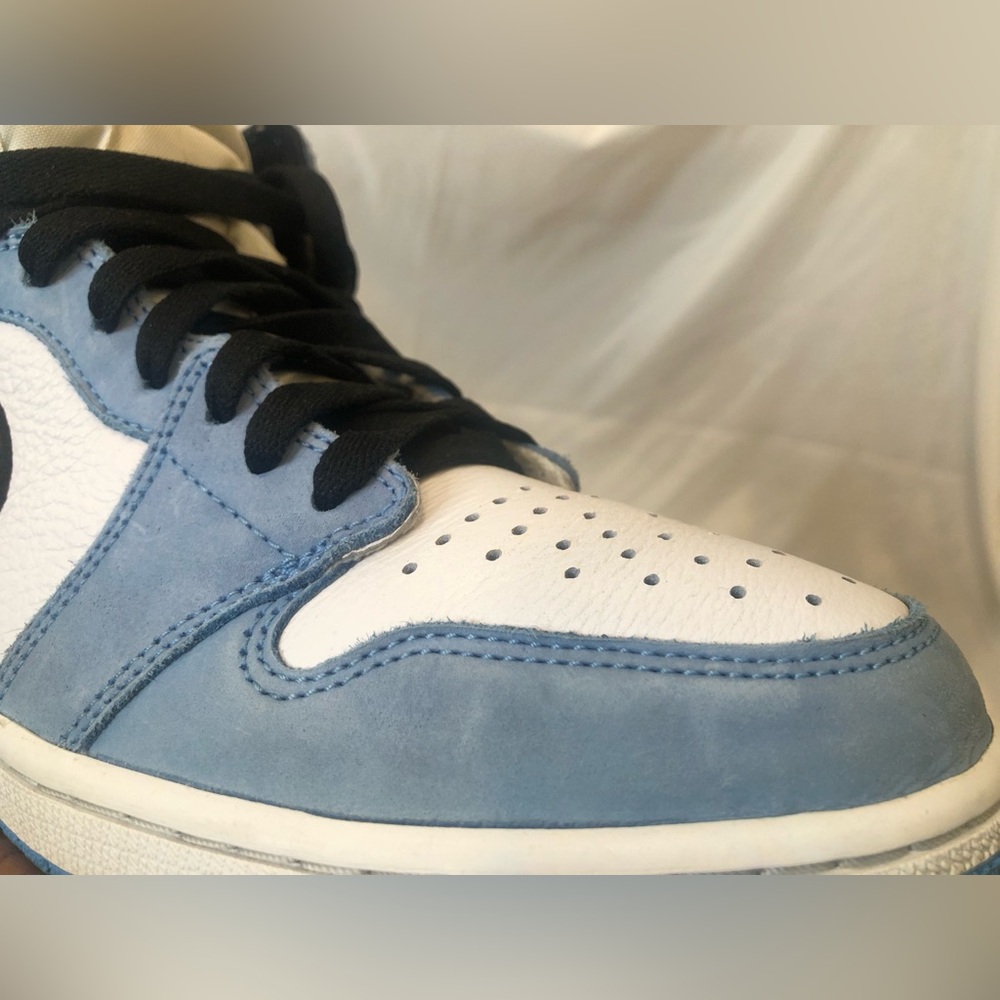 Jordan 1 High University Blue— Size 9 - Picture 15 of 16